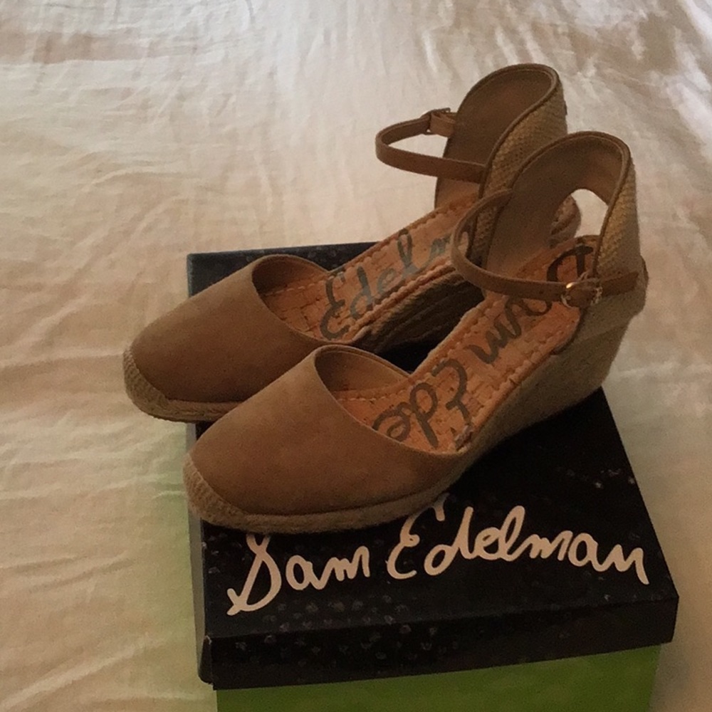 Sam Edelman Payton Sandal. Never worn, Oatmeal Suede color.